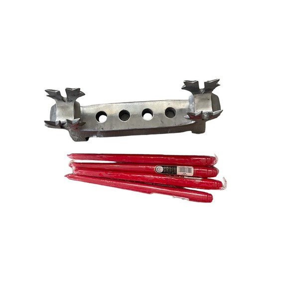 HOLIDAY COLLECTION 4 CRIMSON TAPER CANDLES WITH SHINY METALLIC REINDEER HOLDER - Picture 3 of 7